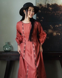 Elegante Vestido Maxi de Lino Terracota de Inspiración Vintage, Vestido Boho de Manga Larga con Corte en A para Mujer, Vestido Estético de Mezcla de Algodón y Lino - Product Image 1