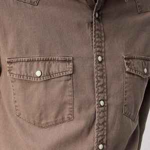 Chemises en denim pour hommes, design tendance, décontractées, écologiques, respirantes, de haute qualité, couleur unie, style hip-hop, col rabattu, 100% coton - Product Image 5