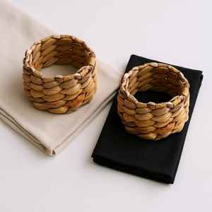 Anneau de serviette en rotin fleuri fait main pour une présentation élégante de la table, idéal pour la salle à manger, la cuisine et comme idée cadeau parfaite en provenance d'Inde. - Product Image 6