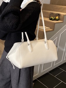 Sac à main pour femme en cuir véritable marron, poignée souple, design structuré - Product Image 3