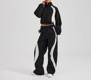 Conjunto Deportivo de Pantalones y Sudadera con Capucha para Mujer, Rayas Blancas y Negras, Manga Larga, Corte Holgado, Transpirable, Poliéster, Estilo Casual para Primavera - Product Image 2
