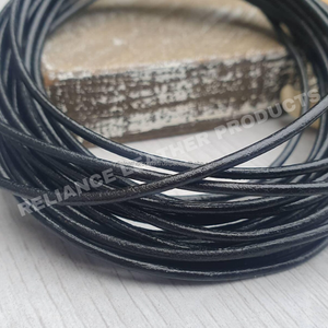 Bobine de cordon en cuir rond noir de 2.5mm bobine en cuir véritable pour la fabrication de bijoux et de composants bricolage artisanat, bracelets et macramé - Product Image 3