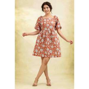 Robe mini élégante et écologique en coton lavable, coupe trapèze, idéale pour les fêtes, tendance et confortable pour femmes - Product Image 3