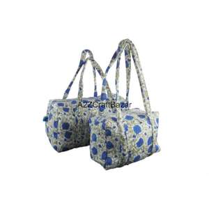 Sac de voyage matelassé vintage en coton biologique fait main, avec deux poignées, couleur unie, fermeture ouverte, idéal pour l'automne - Product Image 6