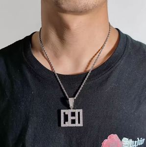 Eyes Blings Hip Hop Luxury Iced Out Letter QIKU&SOUP Colgante de Nombre Personalizado con Letra Mayúscula Cuadrada Moissanita Plata de Ley 925 - Product Image 2