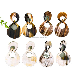Pendientes de Cuerno de Búfalo Hechos a Mano con el Mejor Diseño, Joyería Moderna Brillante y Pulida para Mujer, para Bodas y Fiestas - Product Image 5