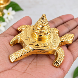 Estatua Decorativa de Tortuga Kurma de Latón con Acabado Dorado, Meru Shree Yantra, Ídolo Espiritual Hindú para Decoración del Hogar, Templo o Sala de Puja - Product Image 1
