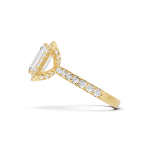 แหวนทองคำ 14KT ประดับเพชรทรง Emerald Cut ล้อมเพชรแบบ Halo พร้อมเพชรเม็ดใหญ่ 2.5 กะรัต ดีไซน์ Halo แบบคลาสสิก สง่างามเหนือกาลเวลา - Product Image 2