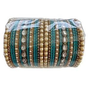 Ensembles Chudiyan de verre en tissu de velours personnalisés Style élégant Dernière fête Eid & Party Wear Bangle Churian pour les femmes - Product Image 1