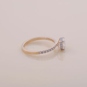 Anillo de Compromiso con Diamante Cultivado en Laboratorio de 1.02 Ct, Corte Redondo, Banda Pavé, Certificado IGI, Chapado en Rodio, Oro Amarillo, Blanco y Rosa de 18K - Product Image 6