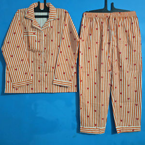 Ensemble de pyjama pour femmes, ensemble de pyjama en coton orange, imprimé cœur mignon, chemise à manches longues boutonnée avec pantalon long pour la Saint-Valentin - Product Image 1