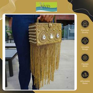 Vente Flash Exclusive : Pochette Femme de Luxe en Métal Perlé d'Origine Indienne, Style Élégant et Léger, Haute Qualité - Product Image 2