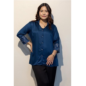 เสื้อเชิ้ตผู้หญิง ERICA Blue Giza Cotton พรีเมียมและหรูหรา ซื้อโดยตรงจากซัพพลายเออร์ในราคาต่ำ พร้อมขั้นต่ำในการสั่งซื้อน้อย - Product Image 1