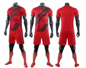Tenue de football personnalisée pour homme – Kit vert à imprimé géométrique, manches courtes, polyester, anti-humidité, coupe athlétique, toutes saisons, pour équipe - Product Image 2