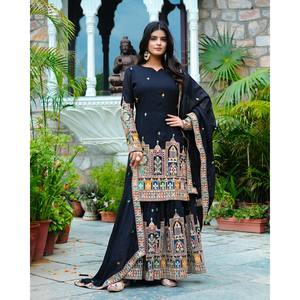 Ensemble haut-bas et dupatta fantaisie avec broderie et travail de sequins, taille XL - Product Image 2