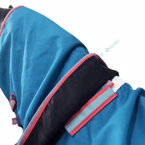 Manta Impermeable para Caballo con Cuello Alto, 3 Correas para las Patas, Doble Cierre Frontal en el Pecho, Gran Solapa para la Cola, Poliéster Ripstop 600D - Product Image 3
