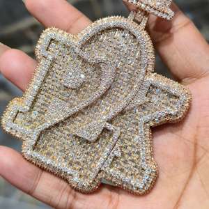 Colgante de Moissanita Chapado en Oro Rosa sobre Plata, con Letra Personalizada en Corte Baguette, Joyería para Fiesta - Product Image 6