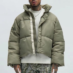 Blouson matelassé sur mesure pour homme vert sauge, coupe courte et oversize, en tissu mat, chaud et épais, pour l'hiver, vente en gros, OEM ! - Product Image 1