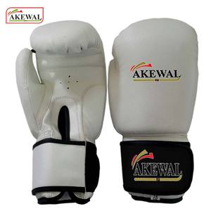 ถุงมือชกมวย Akewal OEM แบบกำหนดโลโก้เอง หนังวัวแท้ 100% พร้อมสายรัดข้อมือปรับได้ สำหรับฝึกซ้อมและต่อสู้ ใช้ได้กับทุกคน - Product Image 5
