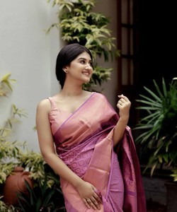 Sari de Seda Rosa, Vestido Tradicional Indio para Boda con Borde Morado, Largo hasta el Suelo, Corte Regular para Mujer - Product Image 3