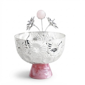 Cuenco de Servir Plateado Hecho a Mano con Base de Rosas, Estilo Elegante, Soporte de Metal Acanalado para Frutas y Chocolate, Ideal para Bodas de Alta Gama - Product Image 4