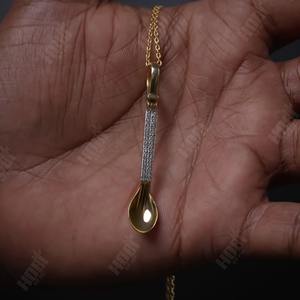 Colgante de Lujo para Hombre, de Plata de Ley Bicolor con Baño de Oro, con Moissanita y Pavé de Diamantes, Estilo Hip Hop, Dvars Diamond - Product Image 2