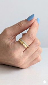 Anillo de Compromiso y Aniversario de Oro Sólido de 10K con Diamante CVD Cultivado en Laboratorio de Corte Redondo, Apilable, Certificado por IGI - Product Image 5