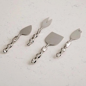 Cubiertos de acero inoxidable Twist Bold Handle Estilo moderno Plateado Rebanador de queso Cena Cubiertos Esparcidor de queso - Product Image 1