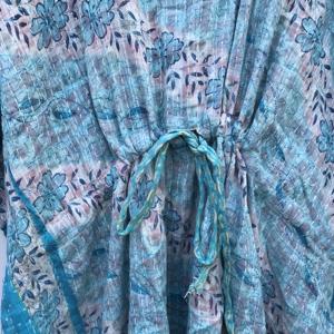 Caftán de algodón Kantha bordado a mano para mujer, estilo bohemio, para playa, suelto, tipo maxi. - Product Image 4