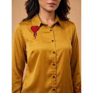 Chemise polyvalente pour femme, confectionnée avec un tissu de qualité supérieure pour un look élégant au quotidien. Achetez directement auprès du fournisseur. - Product Image 2