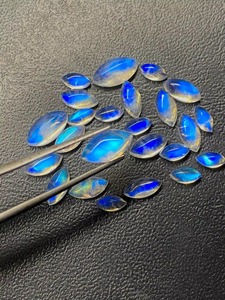 Pierre précieuse en vrac Cabochon Marquise en Pierre de Lune Arc-en-ciel Blanche 3x6mm/4x8mm/5x10mm, Changement de Couleur Naturel, Qualité Exceptionnelle et Rare - Product Image 3