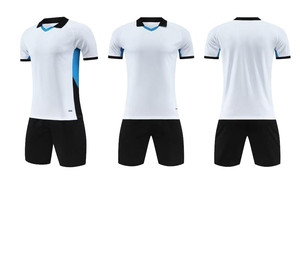 Uniforme de football le plus vendu, fabriqué au Pakistan, vêtements de sport, uniforme de football pour hommes, haute qualité, couleur personnalisée, 100 % polyester - Product Image 2