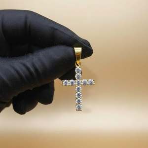 Colgante de cruz de plata 925 con diamantes de moissanita VVS, joyería religiosa con colgante de cruz de la fe cristiana para mujer, joyería HipHop. - Product Image 4