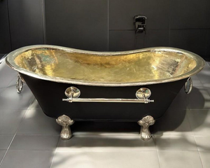 Bañera de Hidromasaje de Lujo Hecha a Mano con Patas de Latón, Exterior Negro, Independiente, para Villas de Lujo, Hoteles y Resorts - Product Image 1