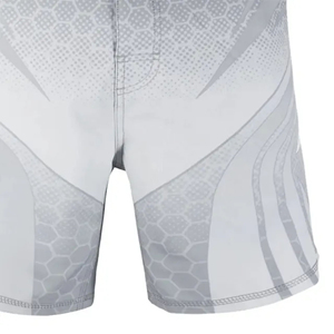 Shorts de combat personnalisés pour hommes, shorts de boxe MMA, shorts de combat à bras courts, noir uni avec bande rouge, taille élastique en satin, respirant, sportif - Product Image 5