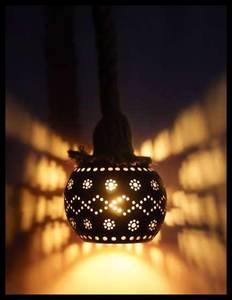 Support de bougie moderne rustique en coquille de noix de coco, motif rayons de soleil, fait main, écologique, pour bougies chauffe-plat, accent décoratif naturel pour intérieurs - Product Image 1