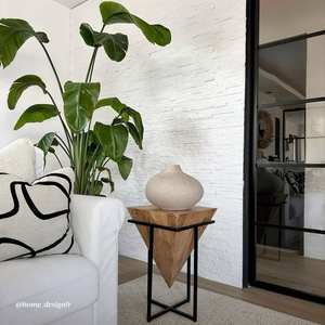 Mesa auxiliar Vandana Lyra Arista de madera de acacia y metal - Product Image 4