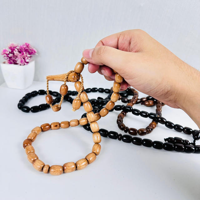 Trending Polished Natural Antique Tasbih Muslims 33 Beads Catholic Misbah Islamic Rosary Steam Beech Wooden Carved Round Prayer