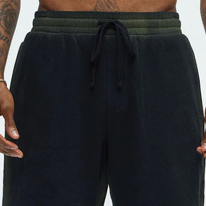 กางเกงขาสั้นผู้ชายเอวยางยืด ทรงทันสมัย เนื้อผ้านุ่ม เหมาะสำหรับใส่สบายๆ และกิจกรรมกลางแจ้ง พร้อมออกแบบโลโก้ตามสั่ง ปี 2026 - Product Image 2