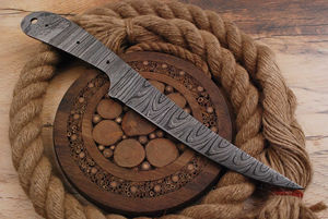 Cuchillo de Chef de Acero de Damasco Hecho a Mano Personalizado, Borde Dentado, Listo para Acampar, Compatible con OEM, Forjado a Mano, Cuchillo en Bruto, 3 Años de Garantía - Product Image 2