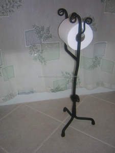 Porte-papier toilette élégant en fer, de type sur pied, conçu pour la décoration raffinée des salles de bain, apportant style, solidité et confort quotidien. - Product Image 6