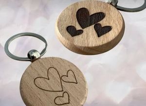 Porte-clés en bois gravé 'Grandad's Shed', portable - Product Image 4