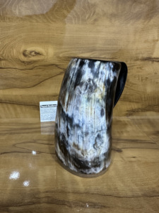 Corne à boire viking en buffle naturel, mug en corne africaine avec fond en bois pour le thé, le café et la bière - Product Image 6