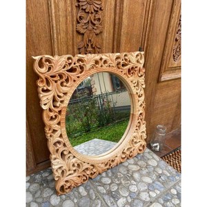 Espejo con Marco de Madera Hecho a Mano, Diseño Tallado Tradicional, Decorativo para Montar en la Pared - Product Image 1