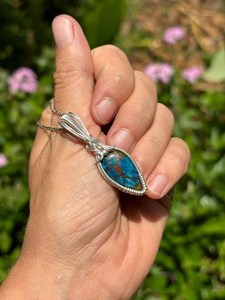 NIKHIL GEMS Élégant Pendentif Vintage en Cristal d'Azurite Shattuckite Fait Main en Argent Sterling, Bijou de Guérison, Cadeau pour Elle, Fiançailles - Product Image 3