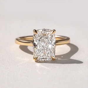 Anillo de Compromiso Solitario con Diamante Cultivado en Laboratorio de Corte Alargado de 4.00CT, Oro Amarillo de 14K, Joyería Fina de Fabricante - Product Image 1