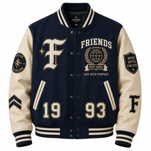 Veste universitaire pour homme en cuir crème avec manches noires, design brodé, style preppy, col rabattu, pour l'automne - Product Image 1