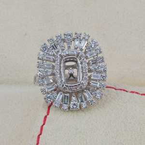 Bague de fiançailles et de mariage en diamant blanc naturel rond et taille baguette de 1,28 ct pour femme, en argent sterling 925, vente en gros - Product Image 2