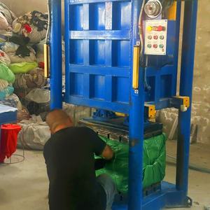 Vêtements et vestes de marque d'occasion en gros, lots en vrac de seconde main avec jeans et hauts, prix bas, stocks importants disponibles - Product Image 3