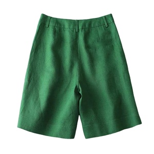 กางเกงขาสั้นทรงหลวมเอวสูงสำหรับผู้หญิงกางเกงขาสั้นแฟชั่นสไตล์เกาหลีสำหรับ2025ฤดูร้อนผ้าลินินลำลองสีเขียวพื้น - Product Image 1